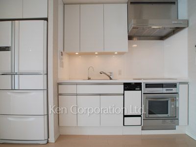Kitchen ※Photo of the same layout on 38 floor. Decoration and fixture may differ.