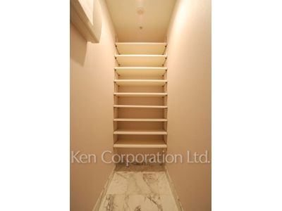 Closet ※Photo of the same layout on 38 floor. Decoration and fixture may differ.