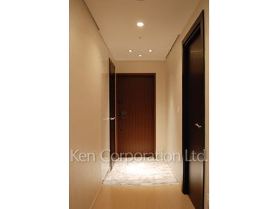 Entrance ※Photo of the same layout on 36 floor. Decoration and fixture may differ.