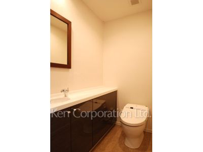 Lavatory ※Photo of the same layout on 36 floor. Decoration and fixture may differ.