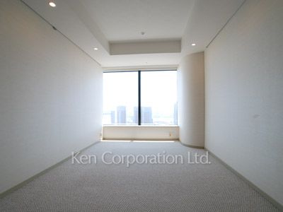 Bedroom ※Photo of the same layout on 35 floor. Decoration and fixture may differ.
