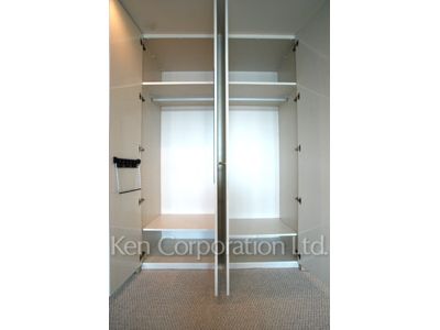 Closet ※Photo of the same layout on 37 floor. Decoration and fixture may differ.