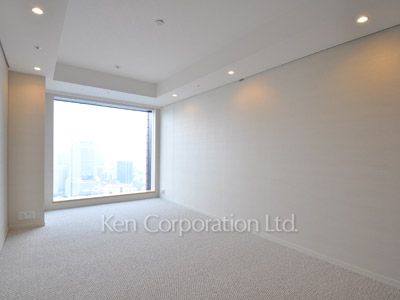 Bedroom ※Photo of the same layout on 34 floor. Decoration and fixture may differ.