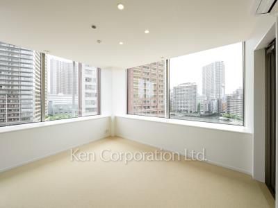 Bedroom ※Photo of the same layout on 8 floor. Decoration and fixture may differ.