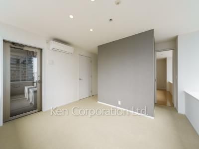 Bedroom ※Photo of the same layout on 8 floor. Decoration and fixture may differ.