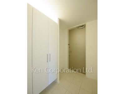 Entrance ※Photo of the same layout on 30 floor. Decoration and fixture may differ.