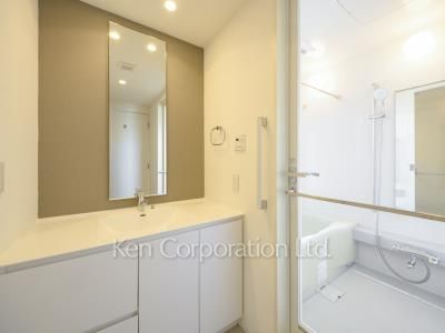 Powder Room ※Photo of the same layout on 30 floor. Decoration and fixture may differ.