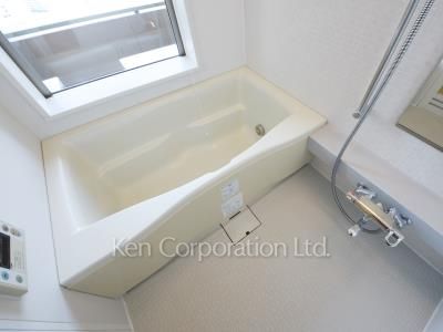 Bath ※Photo of the same layout on 30 floor. Decoration and fixture may differ.