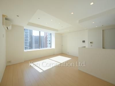 Living-Dining ※Photo of the same layout on 30 floor. Decoration and fixture may differ.