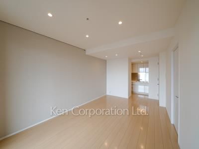 Living-Dining ※Photo of the same layout on 12 floor. Decoration and fixture may differ.