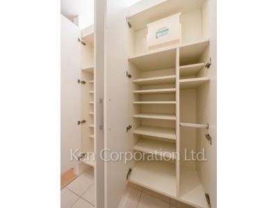 Shoes Closet