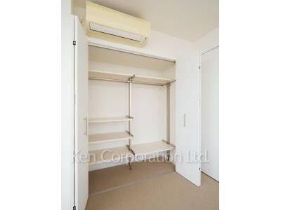 Closet ※Photo of the same layout on 25 floor. Decoration and fixture may differ.