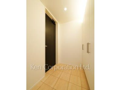 Entrance ※Photo of the same layout on 25 floor. Decoration and fixture may differ.