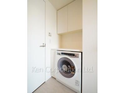 Washer-Dryer ※Photo of the same layout on 25 floor. Decoration and fixture may differ.