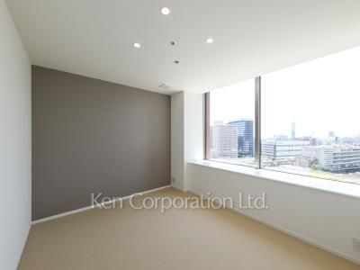 Master Bedroom ※Photo of the same layout on 12 floor. Decoration and fixture may differ.