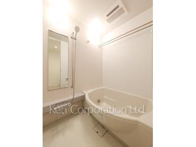 Bath ※Photo of the same layout on 12 floor. Decoration and fixture may differ.