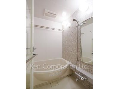 Bath ※Photo of the same layout on 29 floor. Decoration and fixture may differ.