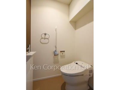 Lavatory ※Photo of the same layout on 29 floor. Decoration and fixture may differ.