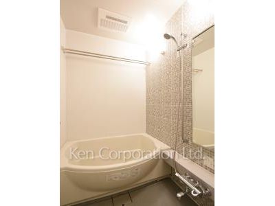 Bath ※Photo of the same layout on 19 floor. Decoration and fixture may differ.