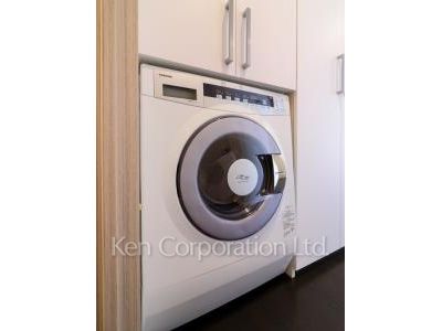 Washer-Dryer ※Photo of the same layout on 11 floor. Decoration and fixture may differ.