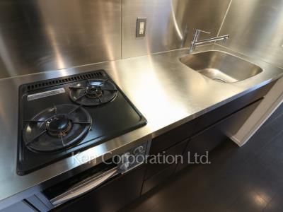 Kitchen ※Photo of the same layout on 11 floor. Decoration and fixture may differ.