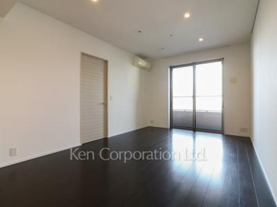 Living-Dining ※Photo of the same layout on 11 floor. Decoration and fixture may differ.