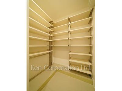 Shoes-In Closet ※Photo of the same layout on 6 floor. Decoration and fixture may differ.