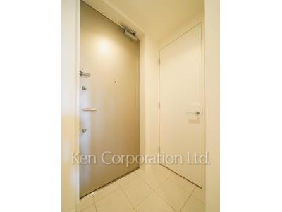 Entrance ※Photo of the same layout on 6 floor. Decoration and fixture may differ.
