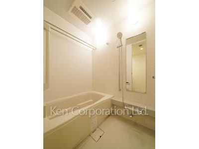 Bath ※Photo of the same layout on 6 floor. Decoration and fixture may differ.