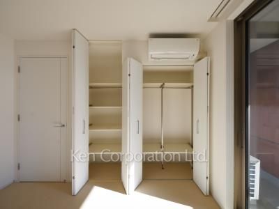Closet ※Photo of the same layout on 6 floor. Decoration and fixture may differ.