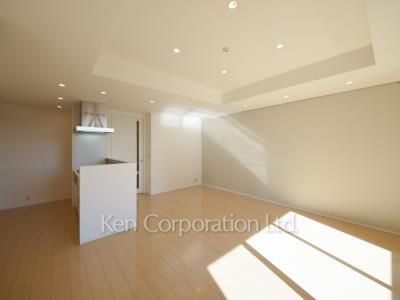 Living-Dining ※Photo of the same layout on 6 floor. Decoration and fixture may differ.