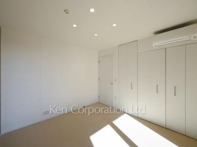 Bedroom ※Photo of the same layout on 6 floor. Decoration and fixture may differ.