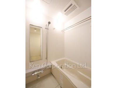 Bath ※Photo of the same layout on 6 floor. Decoration and fixture may differ.