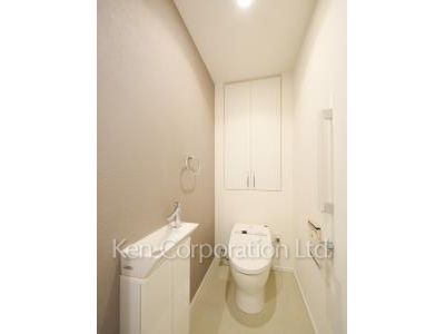 Lavatory ※Photo of the same layout on 6 floor. Decoration and fixture may differ.