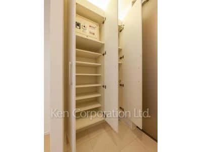 Shoes Closet