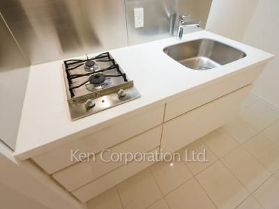 Kitchen ※Photo of the same layout on 12 floor. Decoration and fixture may differ.