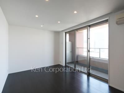 Living-Dining ※Photo of the same layout on 23 floor. Decoration and fixture may differ.