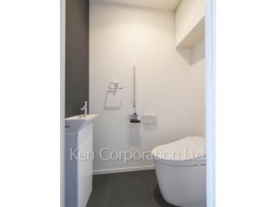 Lavatory ※Photo of the same layout on 23 floor. Decoration and fixture may differ.