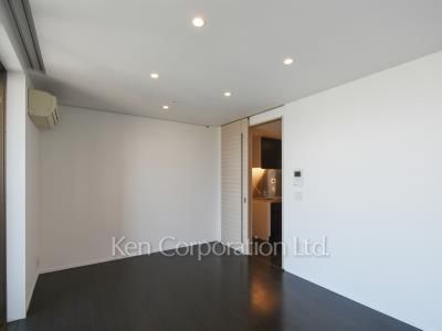 Living-Dining ※Photo of the same layout on 23 floor. Decoration and fixture may differ.