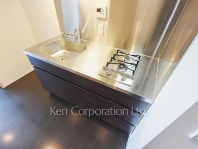 Kitchen ※Photo of the same layout on 23 floor. Decoration and fixture may differ.