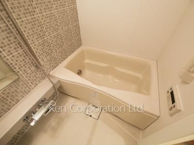 Bath ※Photo of the same layout on 9 floor. Decoration and fixture may differ.