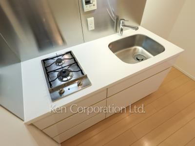 Kitchen ※Photo of the same layout on 12 floor. Decoration and fixture may differ.