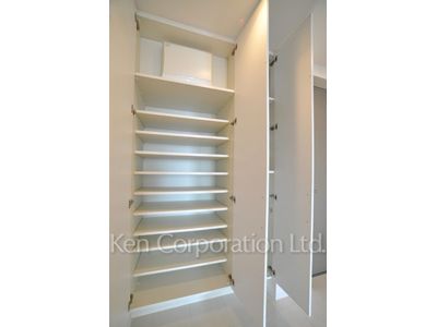 Shoes Closet
