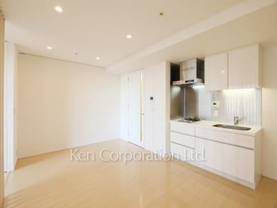 Living-Dining ※Photo of the same layout on 20 floor. Decoration and fixture may differ.
