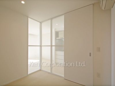 Bedroom ※Photo of the same layout on 8 floor. Decoration and fixture may differ.