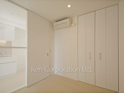 Bedroom ※Photo of the same layout on 8 floor. Decoration and fixture may differ.