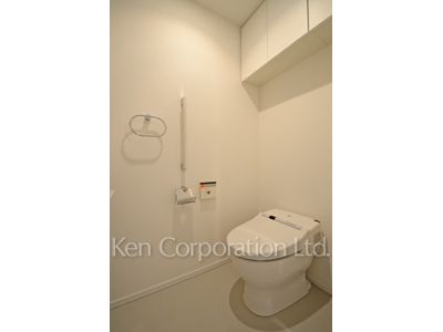 Lavatory ※Photo of the same layout on 8 floor. Decoration and fixture may differ.