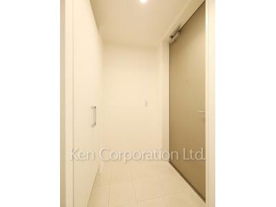 Entrance ※Photo of the same layout on 20 floor. Decoration and fixture may differ.