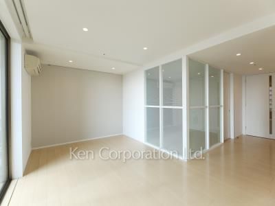Living-Dining ※Photo of the same layout on 20 floor. Decoration and fixture may differ.