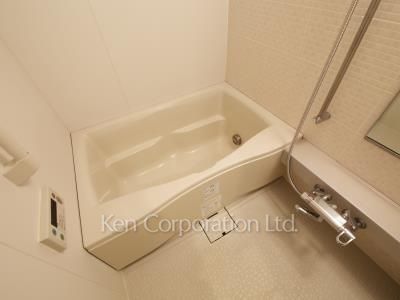 Bath ※Photo of the same layout on 20 floor. Decoration and fixture may differ.